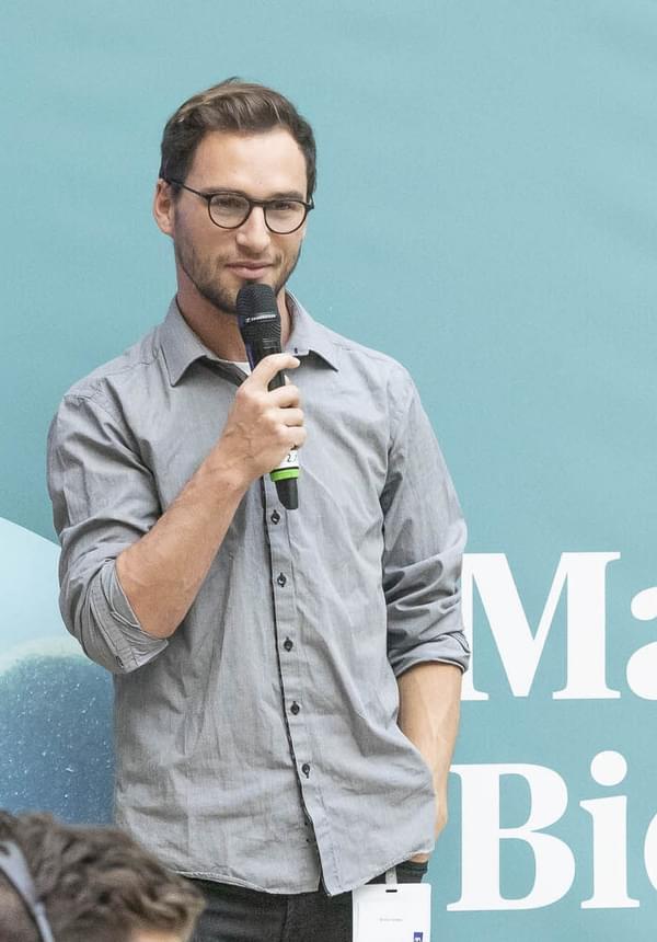 Dr Romain Savary