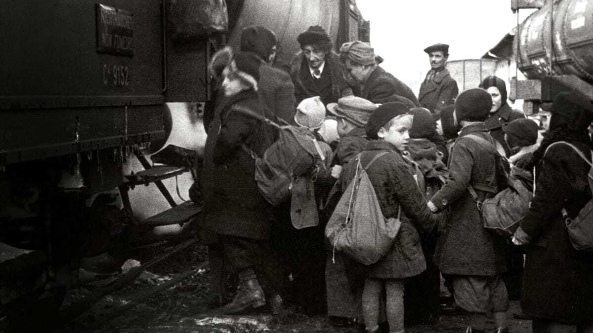 Kindertransport getty 56464302 promo