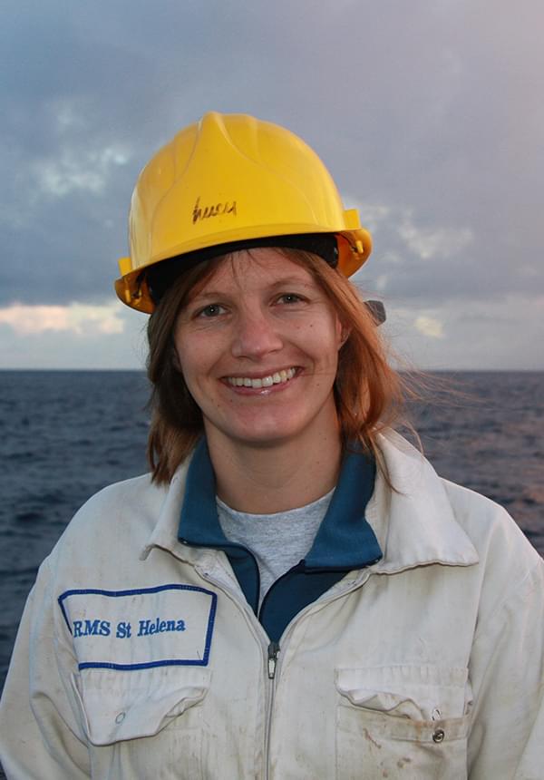Submarine Live 2019 Lucy Woodall